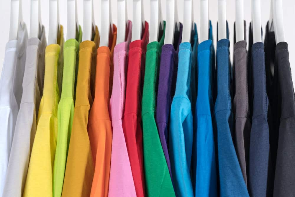 สีเสื้อมงคล